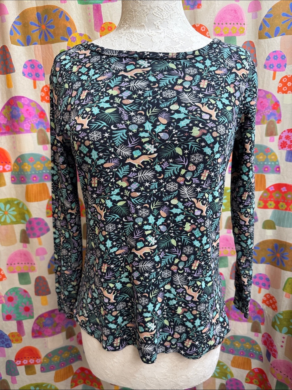Amazon Essentials Holiday PJ's. Small - Picture 2 of 16